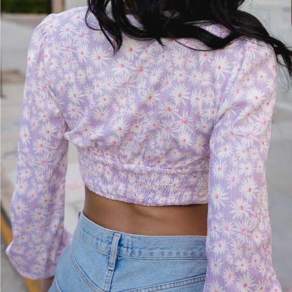 Elodie Lavender Floral Crop Top Size Medium NWT - Picture 3 of 8